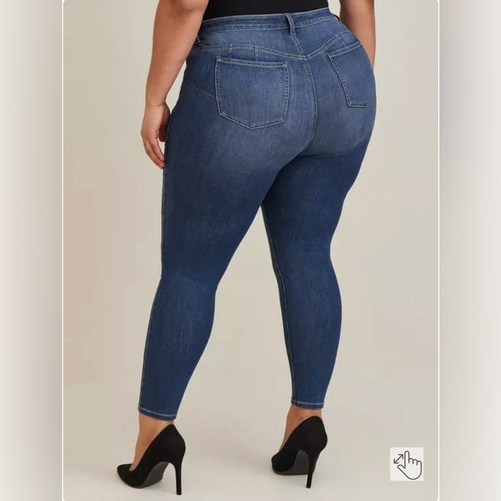 COPY - Torrid Bombshell Skinny Premium Stretch Button Up Jeans. - Picture 3 of 10